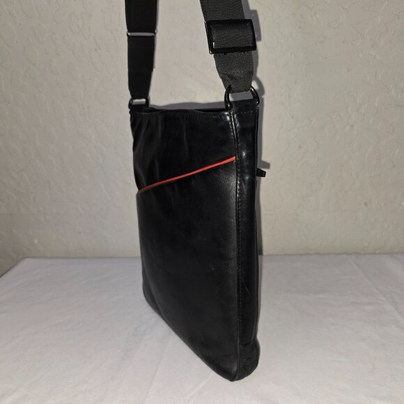 Waterfield Designs Black Leather Essential Crossbody Bag - Picture 3 of 14